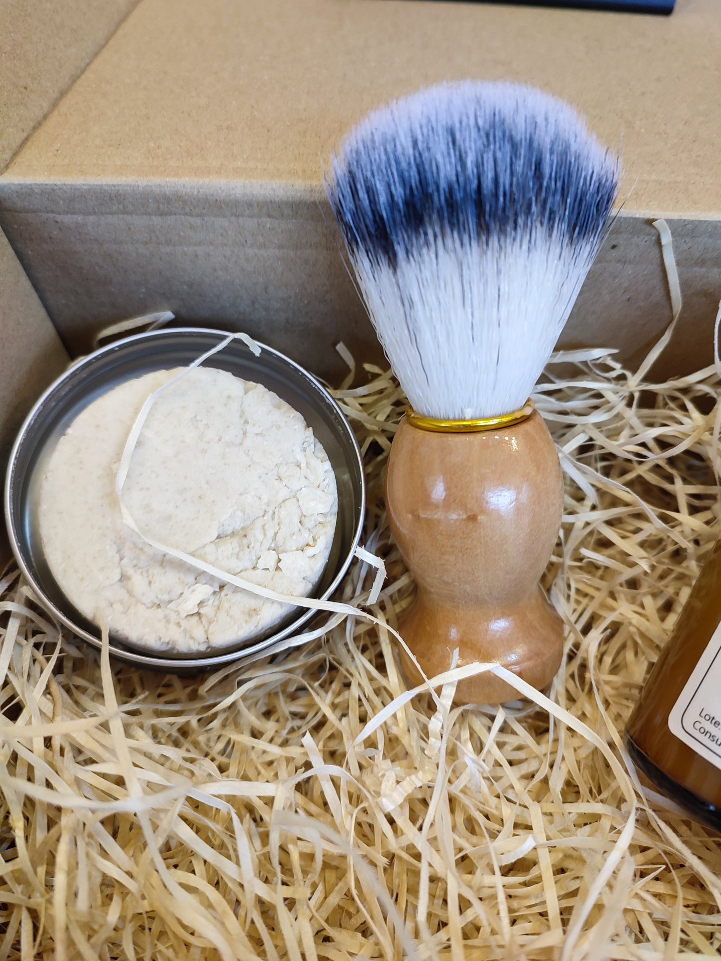 Kit de Afeitar - Jabón Natural + Brocha de pelo delicado + After Shave + Maquina de Afeitar y Recambios, regalo ideal para hombres, regalo papá, regalo día del padre, cuidado facial.