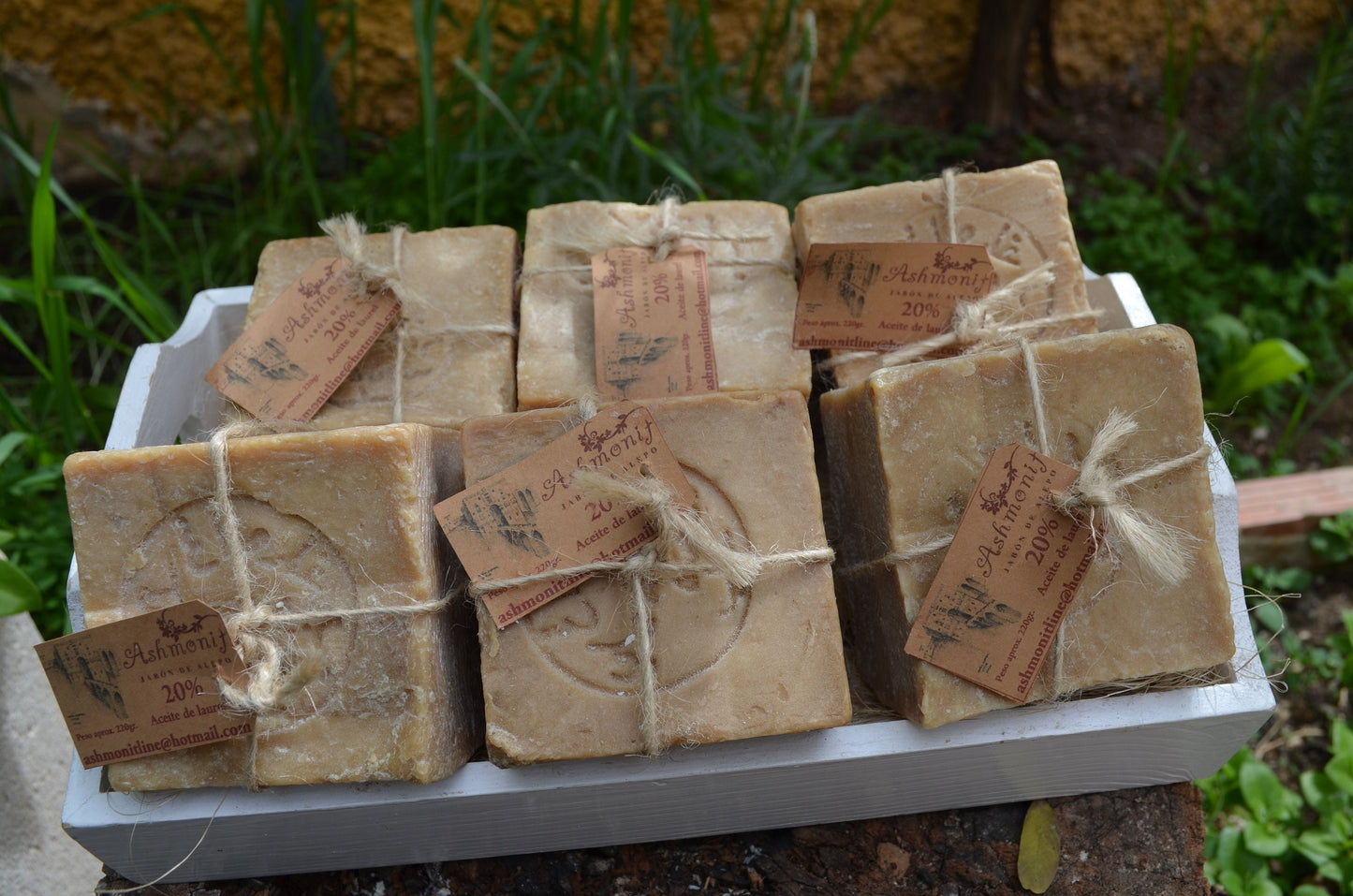 Aleppo Soap - authentic and handmade, natural soap made by hand with traditional techniques 20% Laurel Oil, imported from Syria