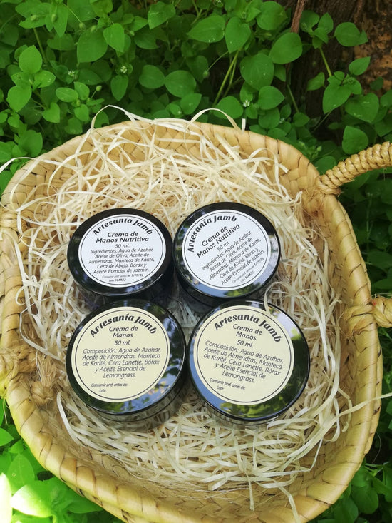 Crème Mains Naturelle - crème naturelle, crème artisanale, très hydratante et nourrissante, idéale pour les peaux abîmées et les mains gercées.